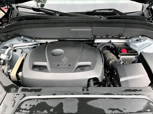 Used 2020 Volvo XC90 T6 Momentum w/ Protection Package Premier image 31