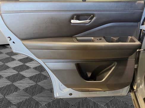 Used 2022 Nissan Pathfinder Platinum image 20