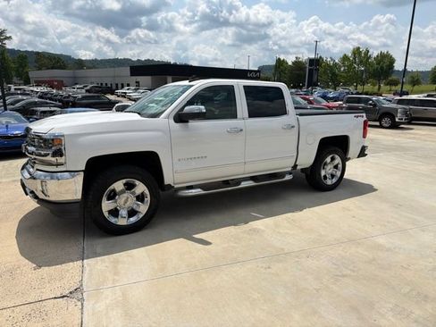 Used 2018 Chevrolet Silverado 1500 LTZ w/ Sport Package AWD/4WD image 13