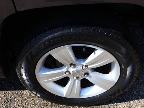 Used 2014 Jeep Patriot Latitude AWD/4WD image 13