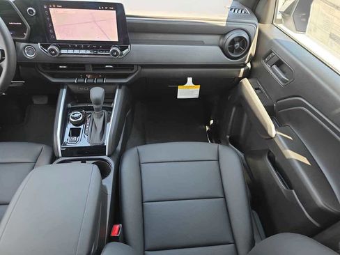 New 2026 Chevrolet Colorado Trail Boss AWD/4WD image 12