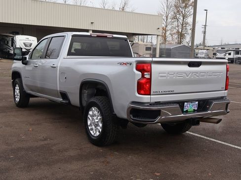 Used 2020 Chevrolet Silverado 3500 LT image 4