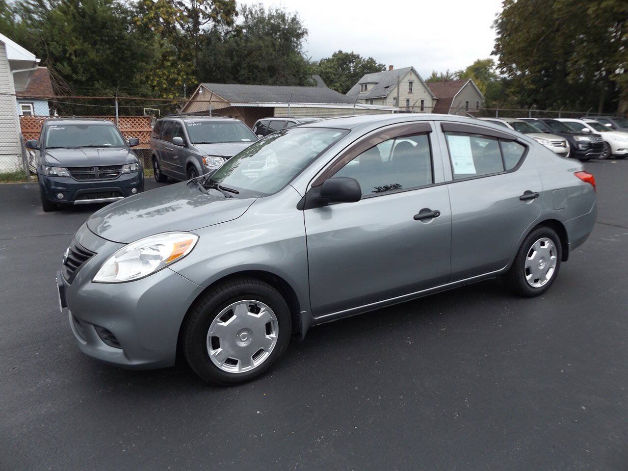 Used 2012 Nissan Versa S w/ Cruise Control Pkg FWD image 1