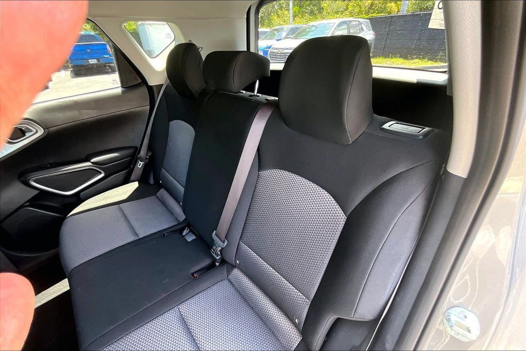 Used 2025 Kia Soul LX w/ LX Technology Package FWD image 22