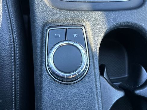 Used 2019 Mercedes-Benz GLA 250 GLA 250 image 23