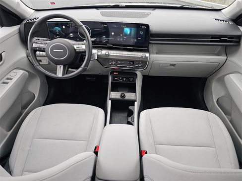 Used 2025 Hyundai Kona SEL image 10