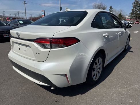 Used 2020 Toyota Corolla LE image 4