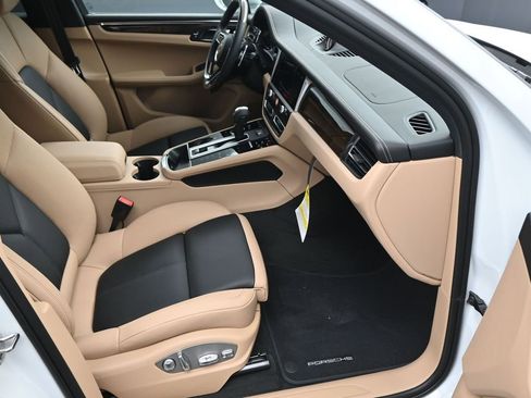 New 2026 Porsche Macan AWD/4WD image 11