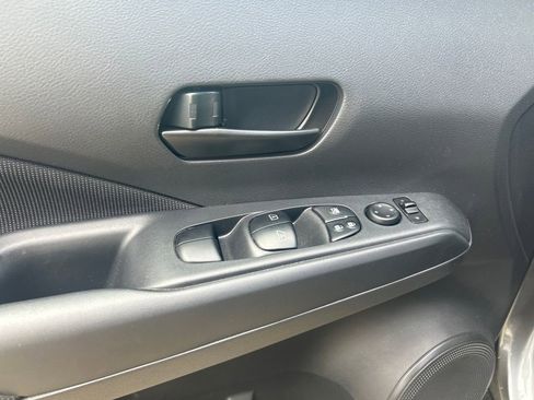 Used 2025 Nissan Kicks Play S FWD image 12