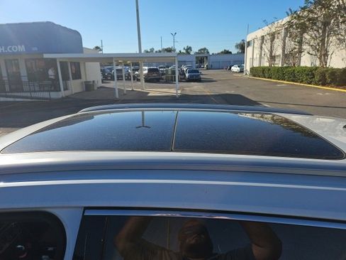 Used 2022 Volkswagen Atlas Cross Sport SEL Premium R-Line image 10