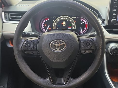 Used 2019 Toyota RAV4 Adventure image 17