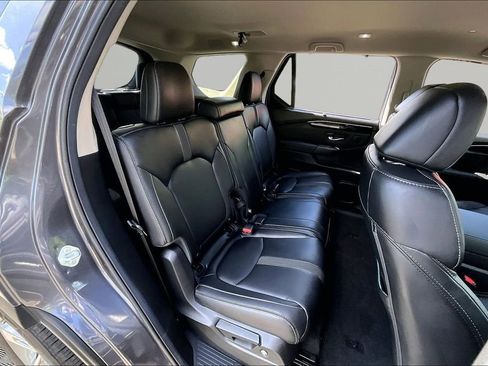 Used 2025 Honda Pilot EX-L image 19
