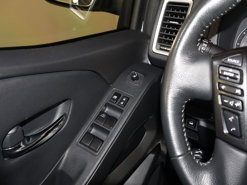 Used 2022 Nissan Frontier SV image 35