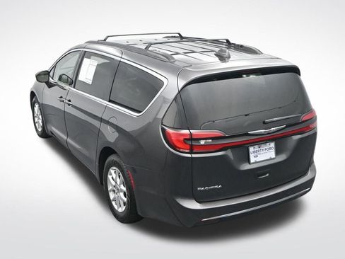 Used 2022 Chrysler Pacifica Touring-L image 29