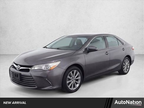 Used 2016 Toyota Camry XLE image 1