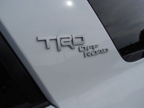 Used 2019 Toyota 4Runner TRD Off-Road Premium AWD/4WD image 30