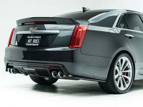 Used 2018 Cadillac CTS V w/ Carbon Fiber Package RWD image 14