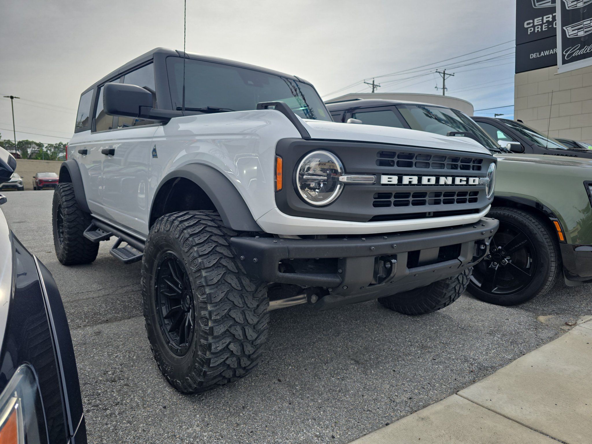 Used 2023 Ford Bronco Black Diamond AWD/4WD image 2