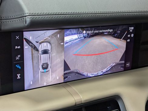 Used 2025 Porsche Taycan image 33