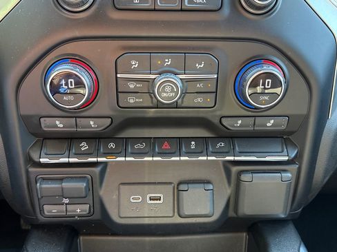 Used 2021 Chevrolet Silverado 1500 LT Trail Boss w/ Convenience Package II AWD/4WD image 24