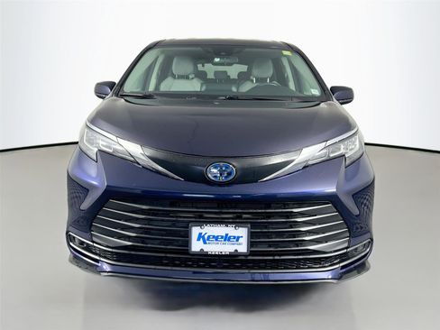 Used 2022 Toyota Sienna LE image 9