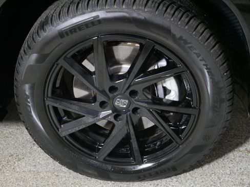 Used 2026 Volkswagen Tiguan SEL R-Line AWD/4WD image 15