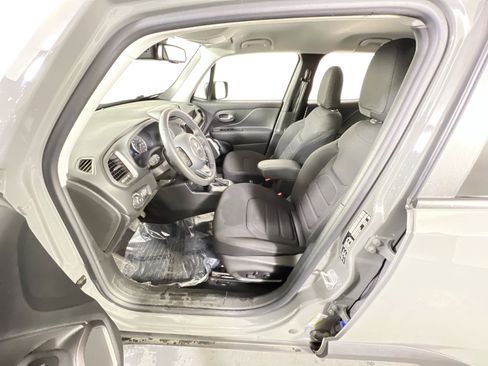 Used 2022 Jeep Renegade Latitude w/ Convenience Group image 21