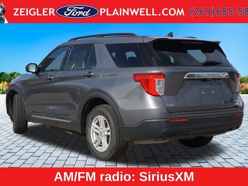 Used 2022 Ford Explorer XLT AWD/4WD image 3