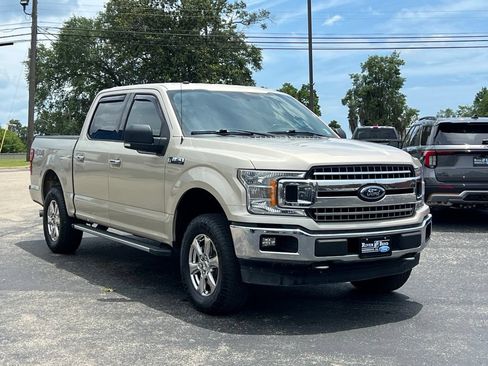 Used 2018 Ford F150 XLT w/ Equipment Group 302A Luxury AWD/4WD image 9