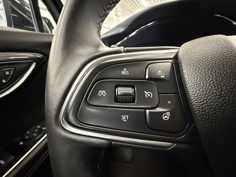 Used 2023 Buick Envision Essence AWD/4WD image 17