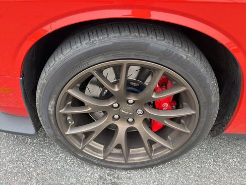 Used 2017 Dodge Challenger SRT Hellcat image 11