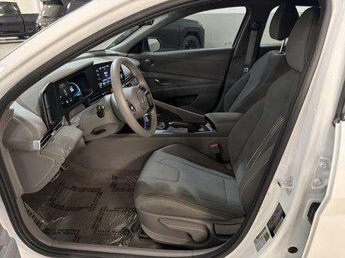 Used 2026 Hyundai Elantra Sport FWD image 15
