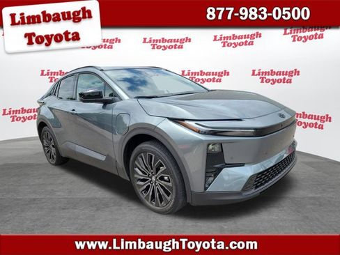 Used 2026 Toyota C-HR AWD/4WD image 1