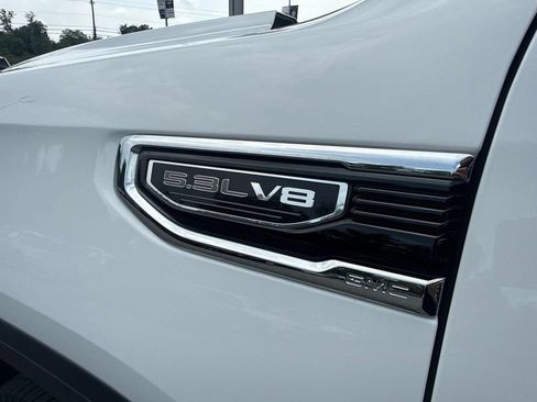 Used 2026 GMC Sierra 1500 SLT AWD/4WD image 9
