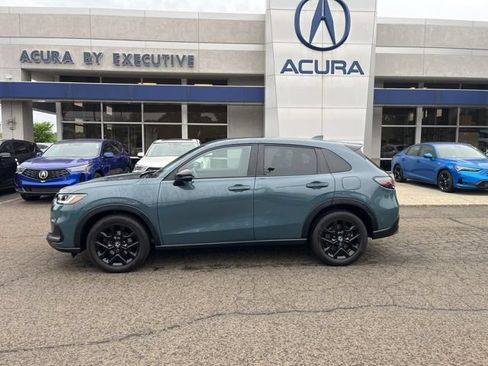 Used 2024 Honda HR-V Sport image 3