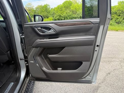 Used 2023 Chevrolet Suburban Z71 image 17