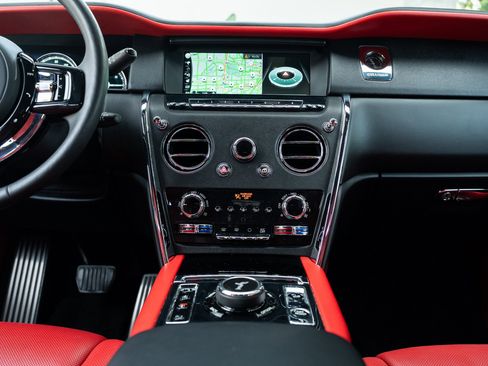 Certified 2023 Rolls-Royce Cullinan image 34