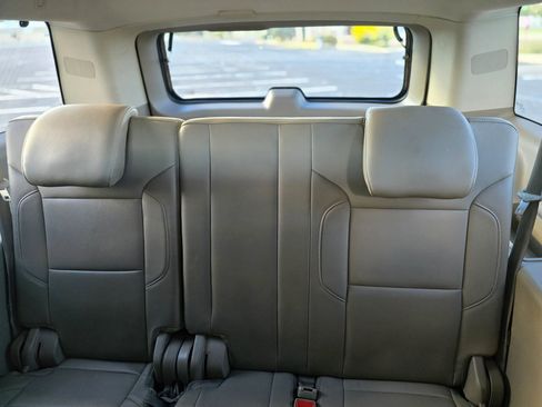 Used 2015 Chevrolet Suburban LT image 14