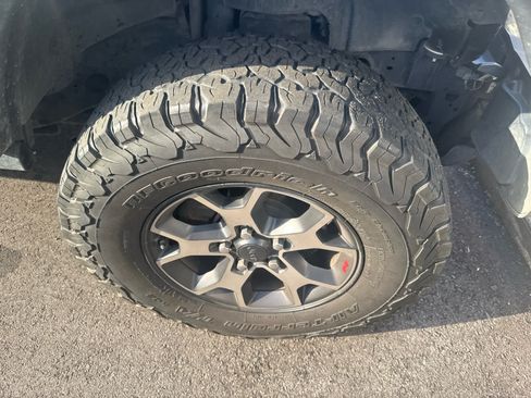 Used 2019 Jeep Wrangler Unlimited Rubicon AWD/4WD image 2