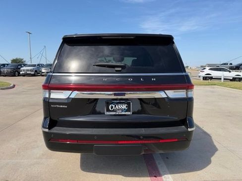 Used 2023 Lincoln Navigator L Reserve AWD/4WD image 5