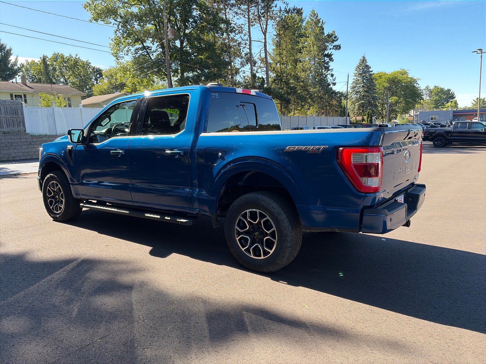 Used 2022 Ford F150 Lariat w/ Equipment Group 502A High AWD/4WD image 4