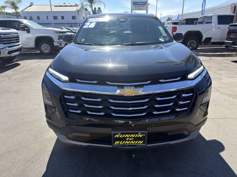 Used 2026 Chevrolet Equinox LT FWD image 3