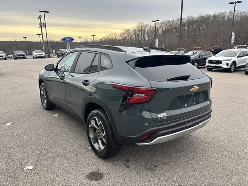 New 2026 Chevrolet Trax LT w/ Driver Confidence Package image 9