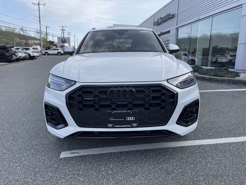 Used 2024 Audi Q5 e Premium Plus AWD/4WD image 2
