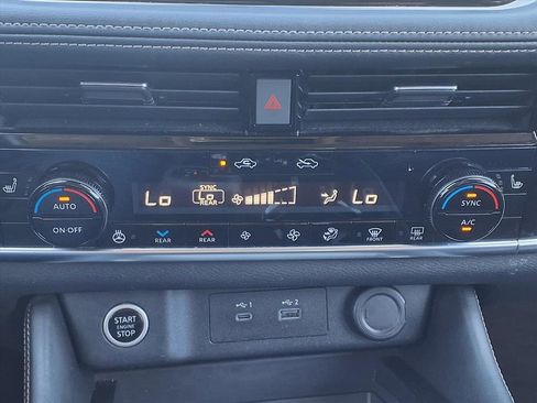 Used 2023 Nissan Rogue SL w/ SL Premium Package image 18