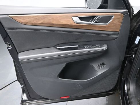 Used 2024 Volkswagen Atlas SE image 22