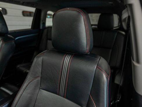Used 2019 Toyota Highlander SE AWD/4WD image 22