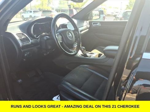 Used 2021 Jeep Grand Cherokee Laredo X image 14