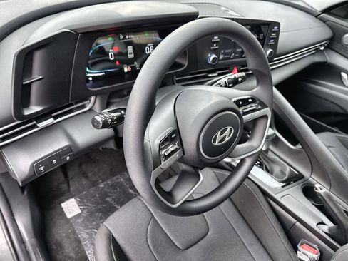 New 2026 Hyundai Elantra SE image 16
