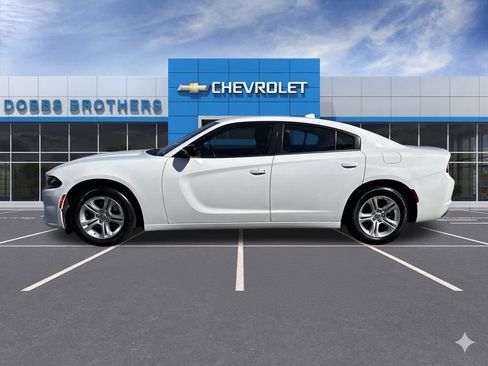 Used 2023 Dodge Charger SXT image 2